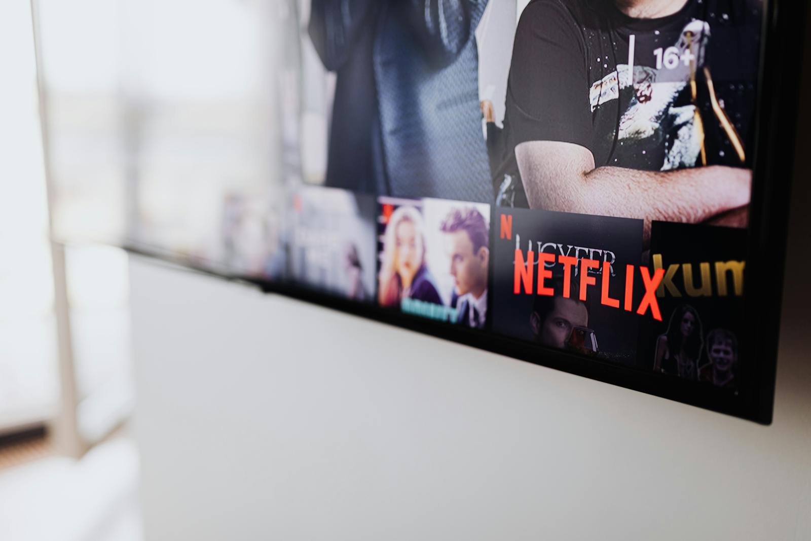 L&rsquo;impact du streaming intégral sur les médias numériques contemporains